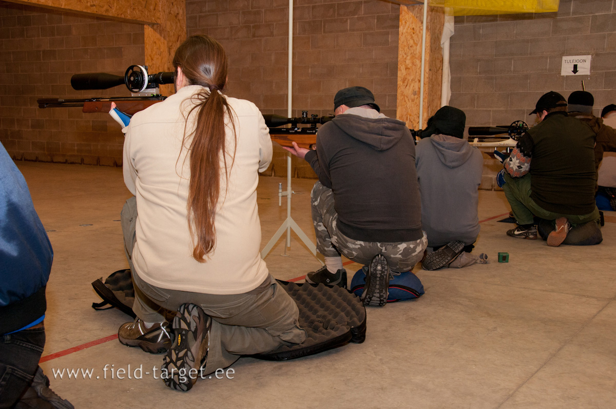 Vahel sobib põlve alla pehmenduseks ka püssi kott